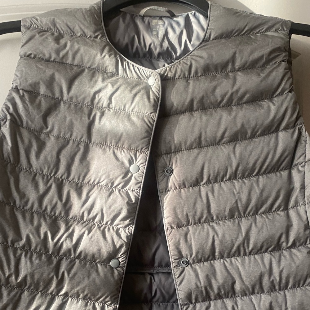 UNIQLO women’s puffy down vest